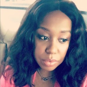 Meet your Posher, Monique